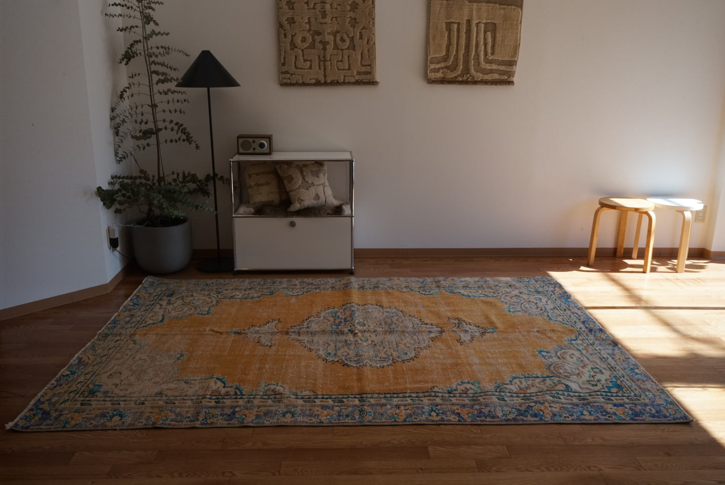 Türkiye Old Isparta Medallion Orange , Blue 1960年代 256 × 169.5 cm No.TR25469