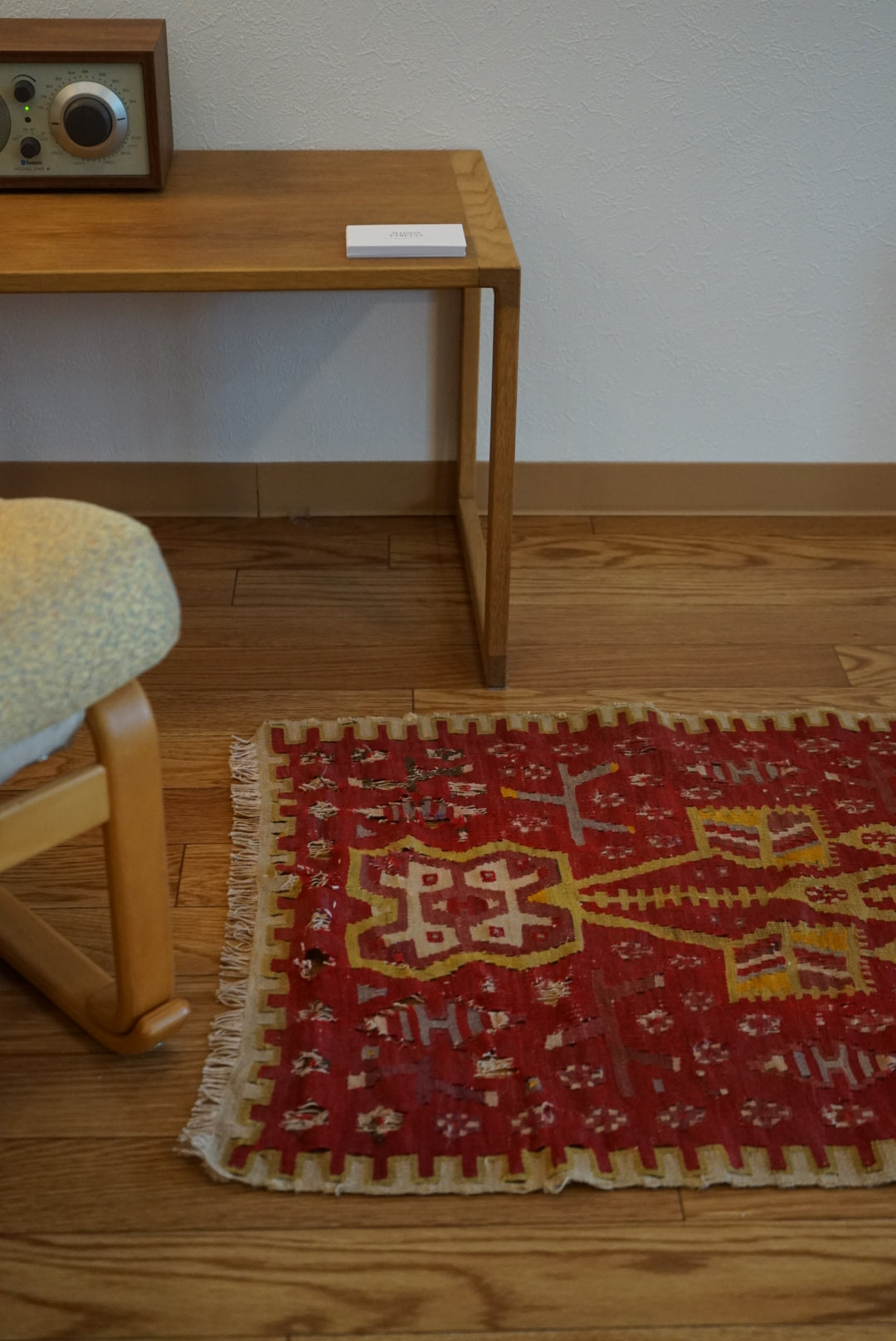 店頭販売 Tribal rug Türkiye Old Anatoria Kilim Tapestry Red , Yellow " Tree of life " 1960年代 111 × 53 cm No.TR25565 / 国内送料無料・羊毛手織りキリム