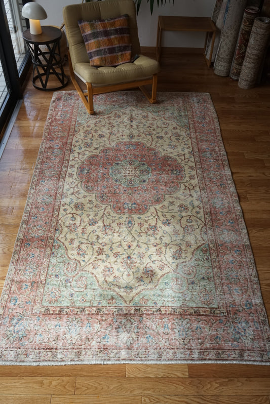 Türkiye Old Isparta Beige , Red , Green Medallion 1960年代 244 × 142 cm No.TR25455 / 国内送料無料
