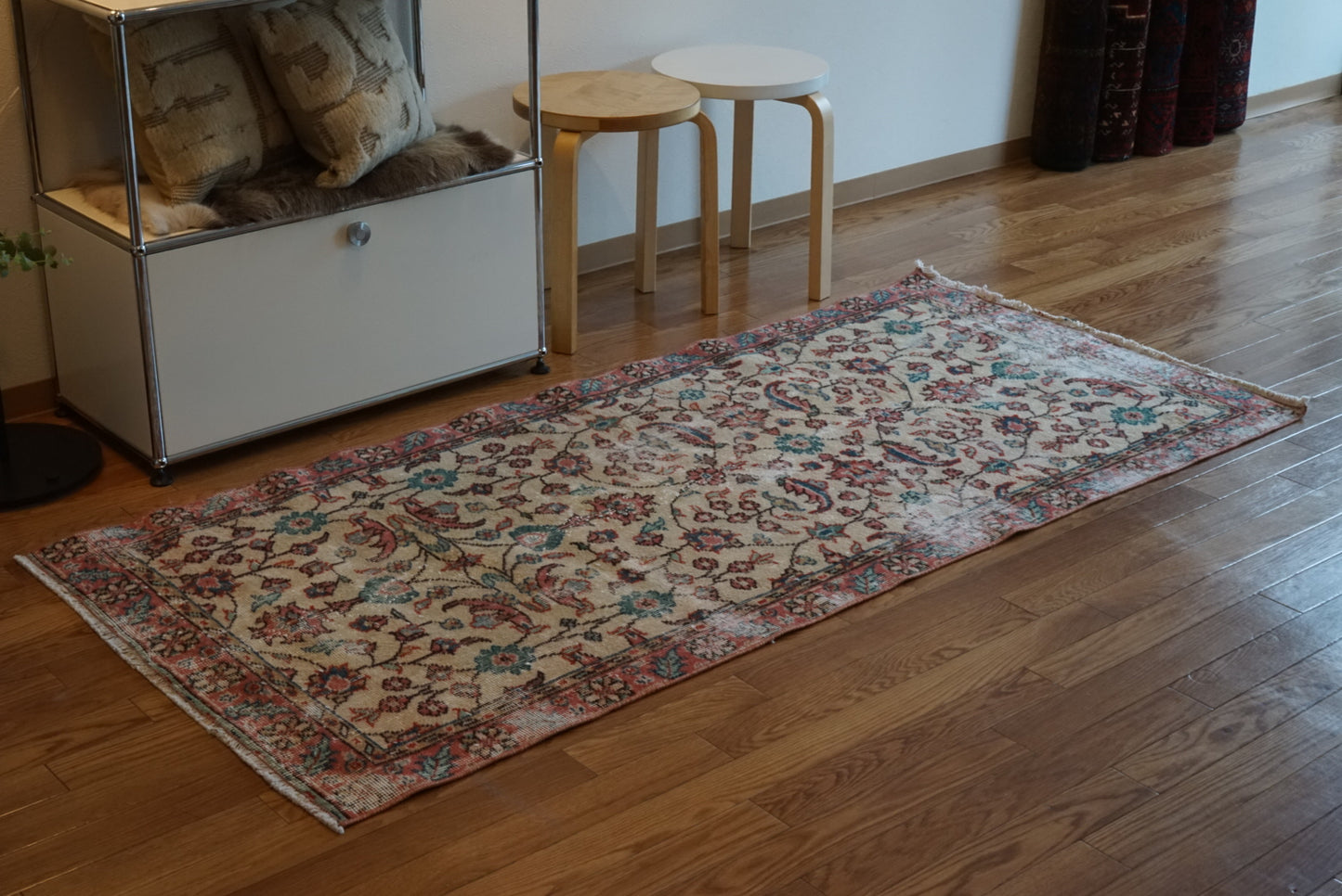 Türkiye Old Isparta Beige , Rose Pink , Emerald Green Floral 1970年代 194 × 92 cm No.TR25451