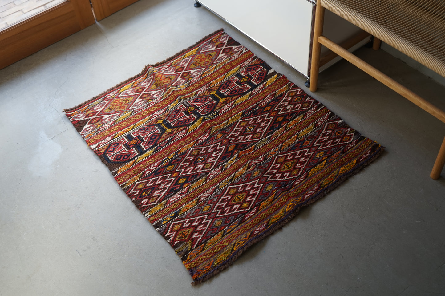 EASTERN TURKEY VINTAGE KURDISTAN KILIM 1965-1970年代 92 × 81 cm