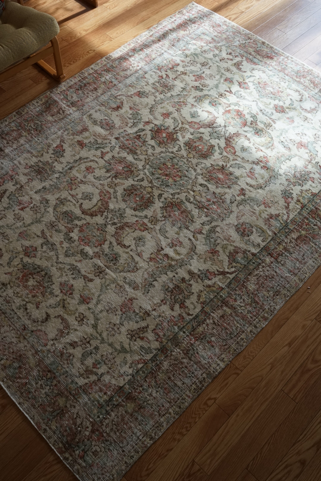 Türkiye Old Isparta Medallion Beige , Green , Rose Red 1960年代 231 × 165 cm No.TR25477 / 国内送料無料・羊毛手織り絨毯