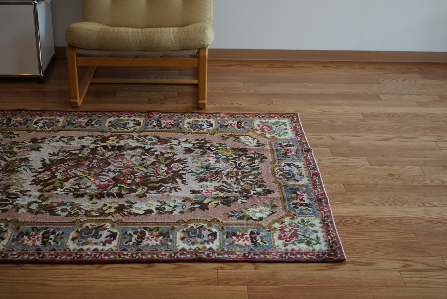 IRAN ANTIQUE BAKHTIARI 
FARADONBEH GOLPATO 1870年代 150 × 114 cm