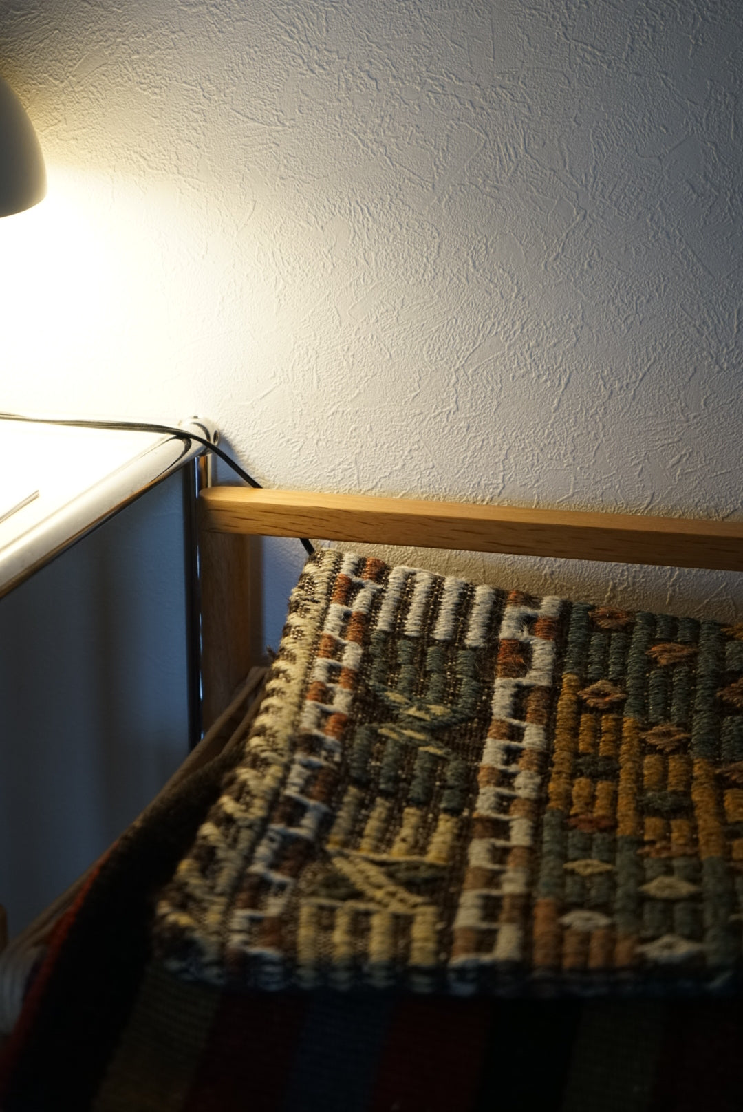 Türkiye Old Kilim Cushion Cover Bronz , Green , White Mix Color Tribal Design 38 × 38 cm No.TR25527 / 国内送料無料・羊毛手織りキリム