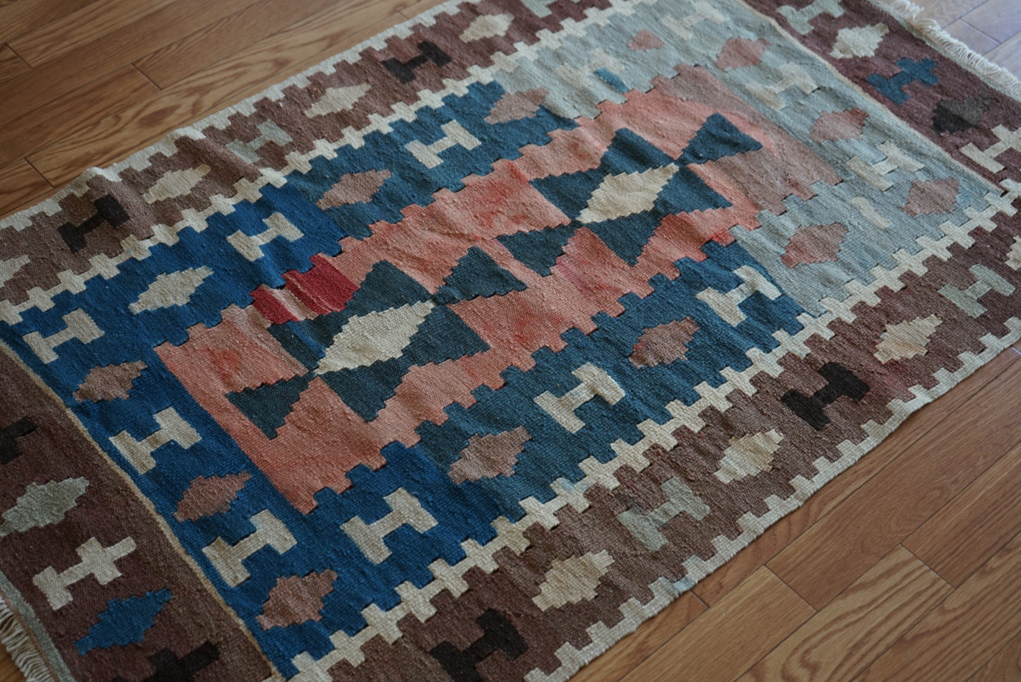 Türkiye Old Kilim Anatoria Tribal Design Blue , Brown , Red 1980年代 145 × 92.5 cm No.TR25549 / 国内送料無料・羊毛手織りキリム