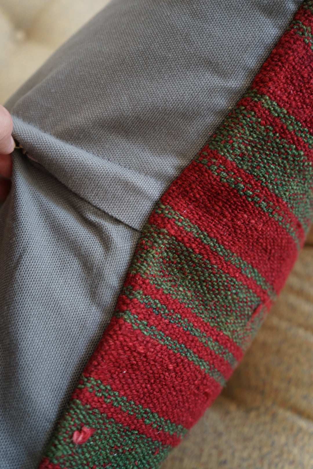 Türkiye Old Kilim Cushion Cover Green , Red Stripe Design 50 × 50 cm No.TR25556 / 送料無料・羊毛手織りキリム