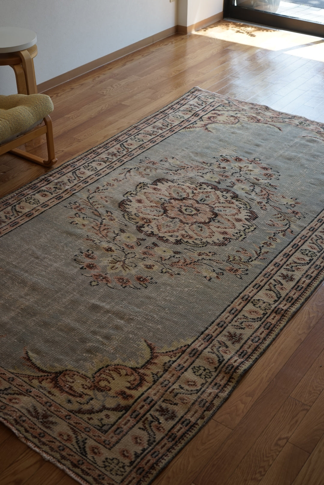 Türkiye Old Isparta Floral Medallion Blue 1970年代 254 × 147 cm No.TR25355