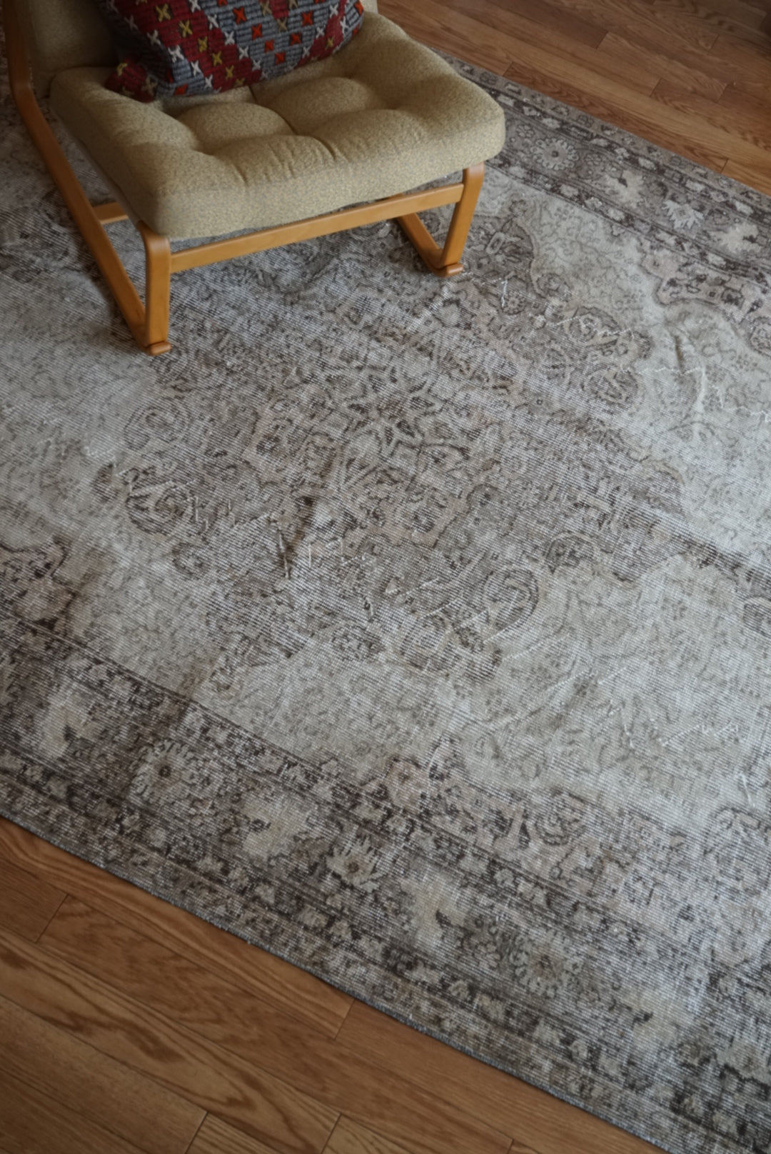 Türkiye Old Isparta Medallion Beige , Glay 1960年代 255.5 × 184 cm No.TR25491 / 国内送料無料