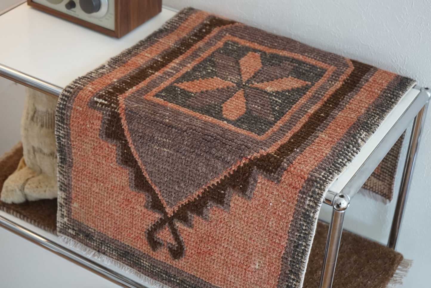 Türkiye Old Oushak Pink , Glay  1970年代 92 × 46 cm No.TR25423