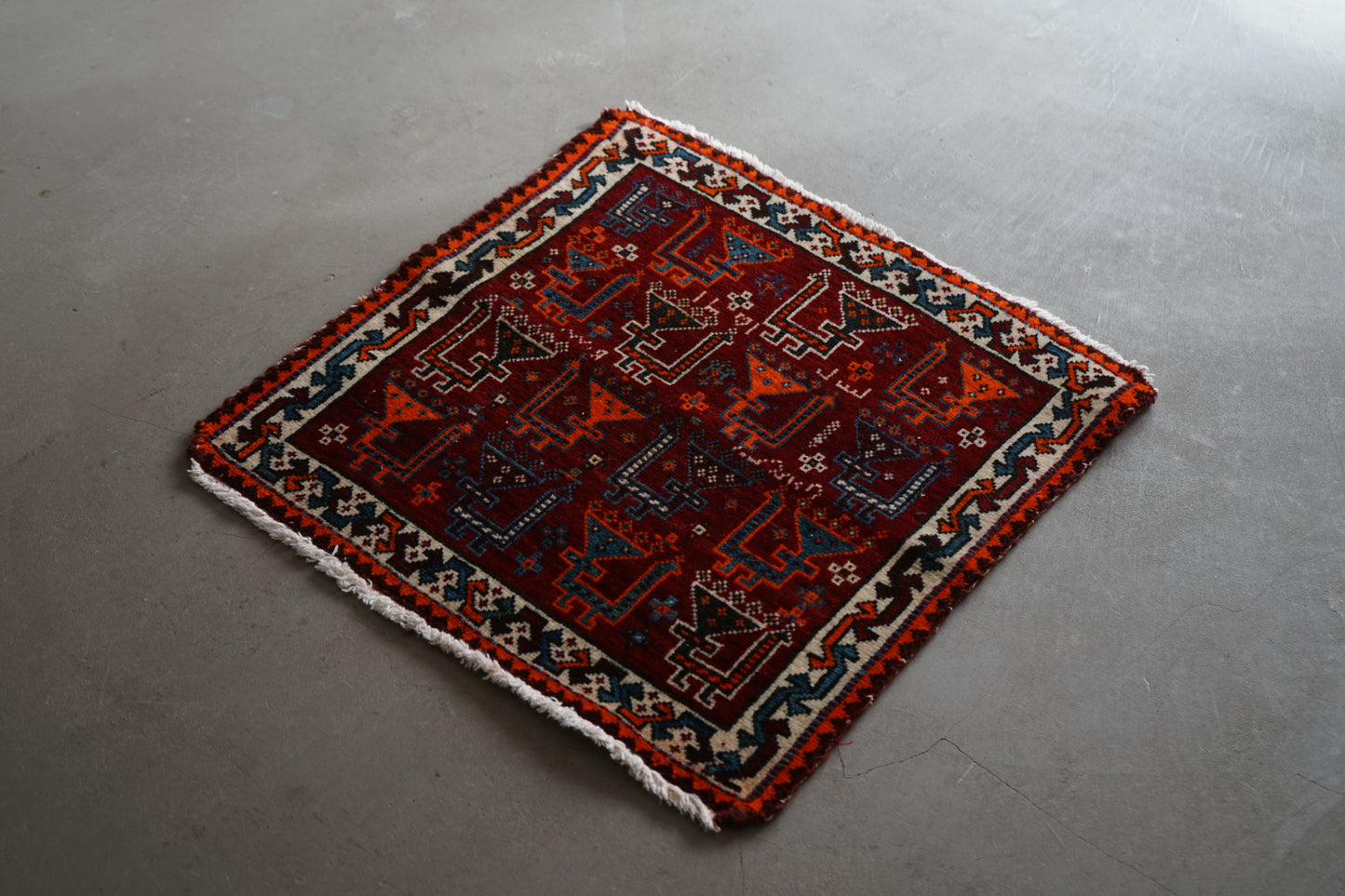 IRAN ANTIQUE SHIRAZ QASHQAI 1920年代 59 × 57 cm