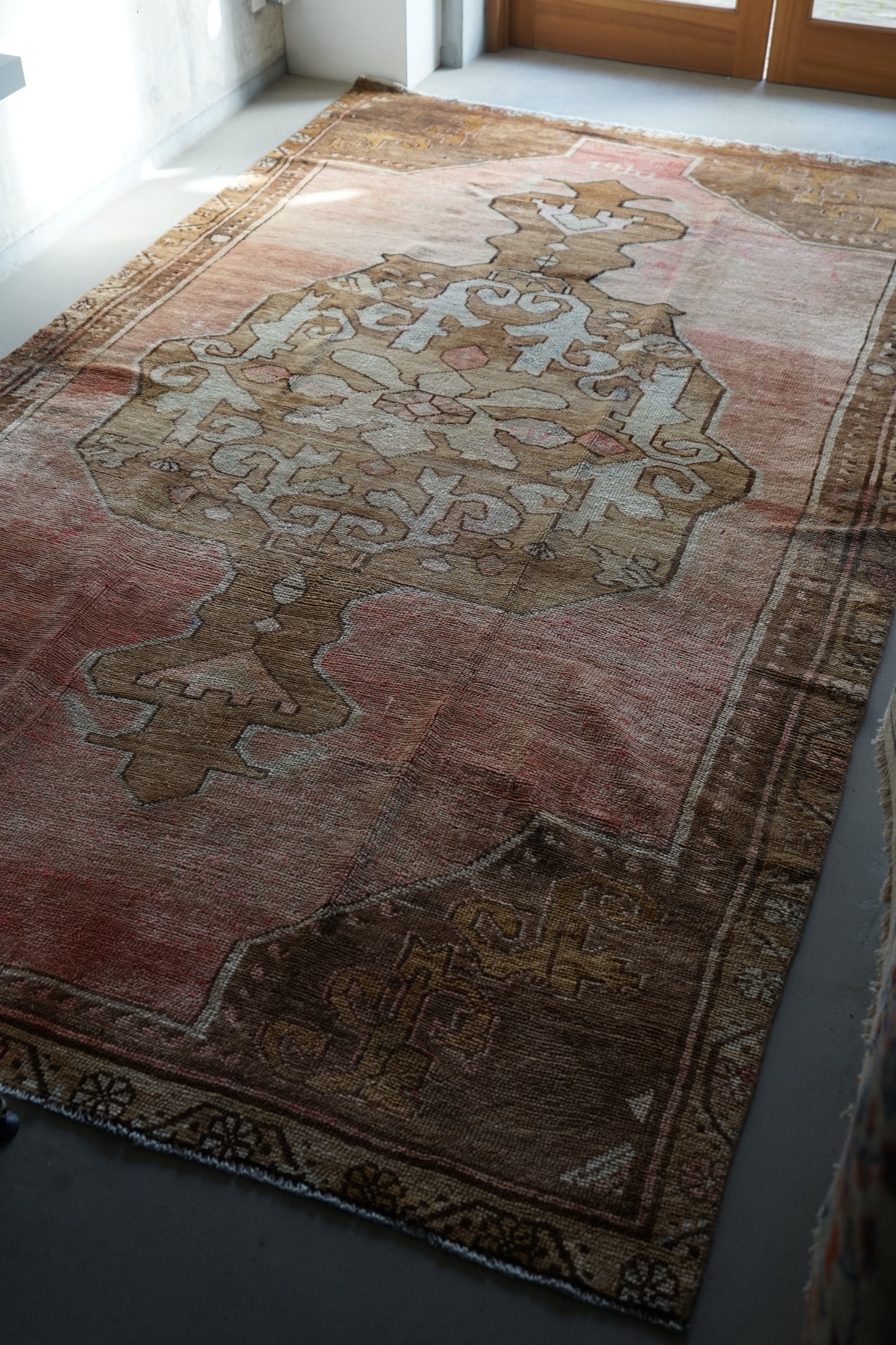 TURKEY OLD OUSHAK SALMON PINK 1970年代 286 × 162 cm No.TR25197