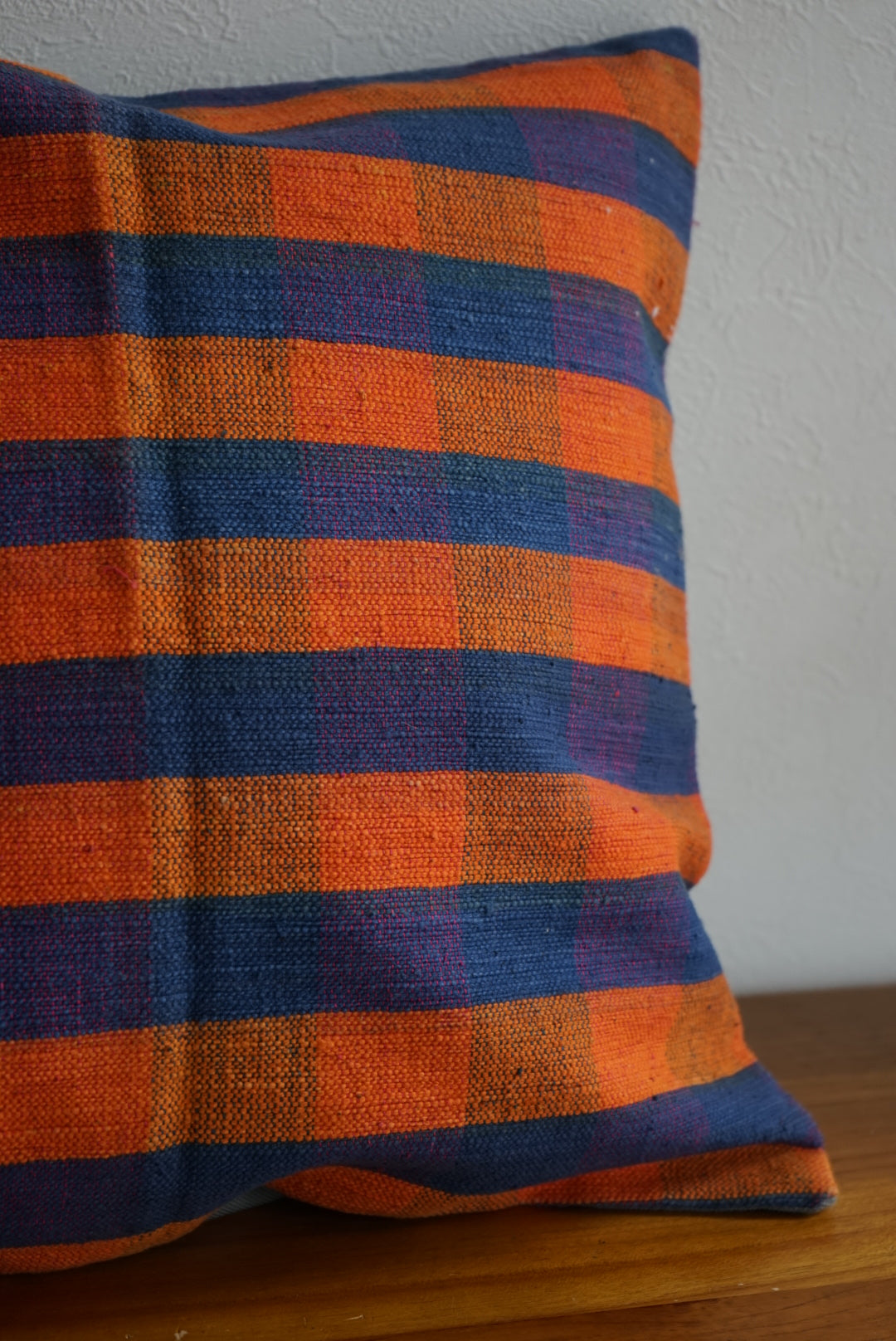 Türkiye Old Kilim Cushion Cover Orange , Blue Checker Design 45 × 45 cm No.TR25531 / 国内送料無料・羊毛手織りキリム