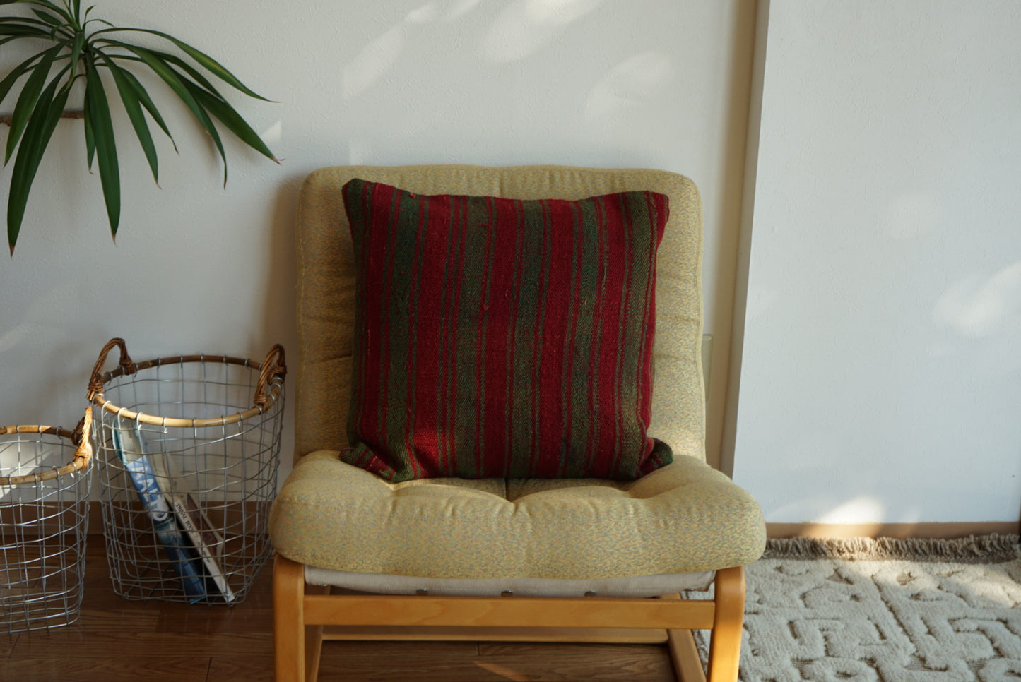 Türkiye Old Kilim Cushion Cover Green , Red Stripe Design 50 × 50 cm No.TR25556 / 送料無料・羊毛手織りキリム