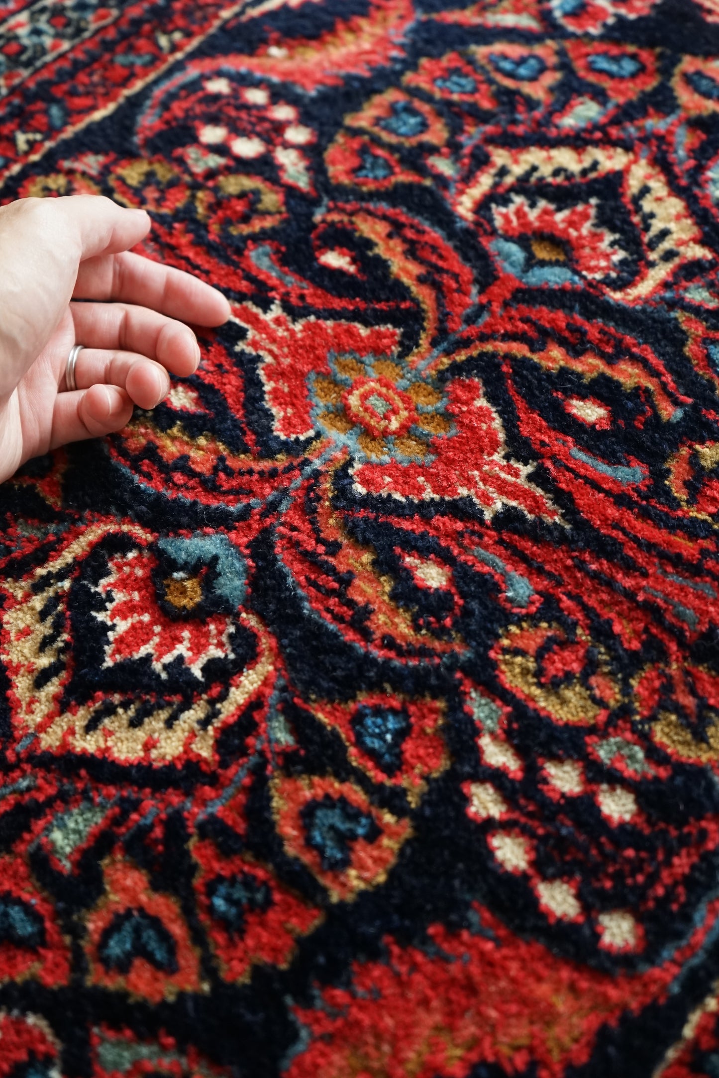 店頭販売 IRAN ANTIQUE LILIAN SAROUK MOHAJERAN FARAHAN 1820年代 118×69cm