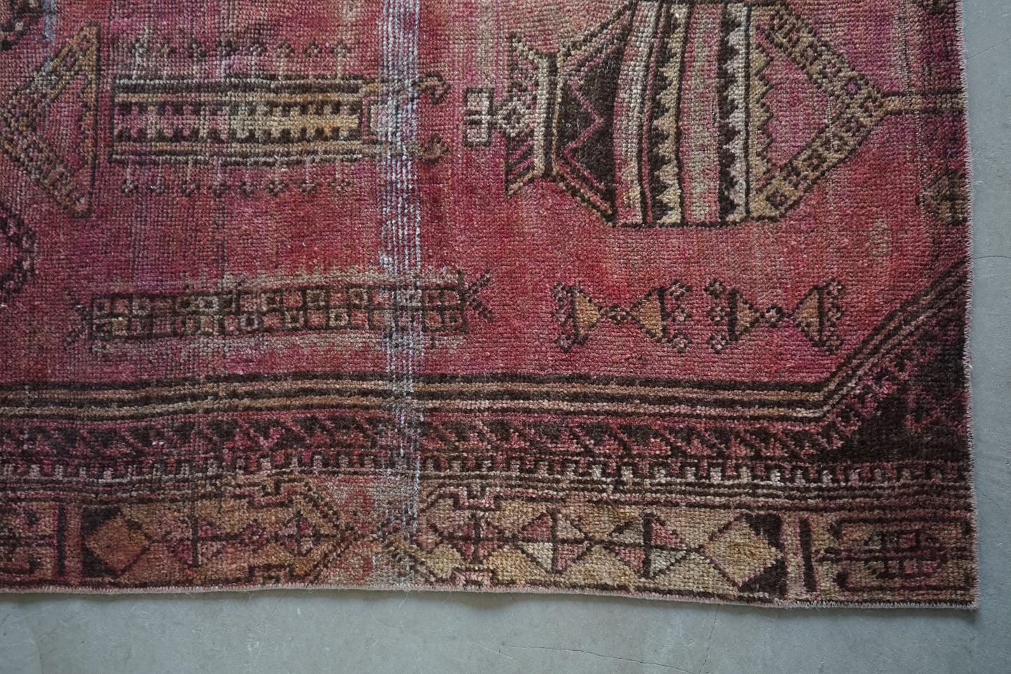 TURKEY OLD SHABBY PURPLE SMALL SIZE 1970年代 126 × 105 cm No.TR25216