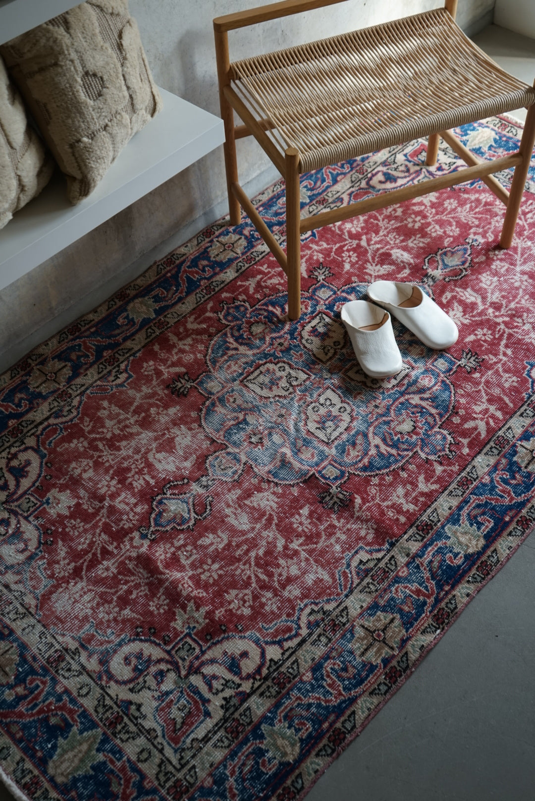 Türkiye Old Isparta Floral Red Medallion 1970年代 204 × 110.5 cm No.TR25258
