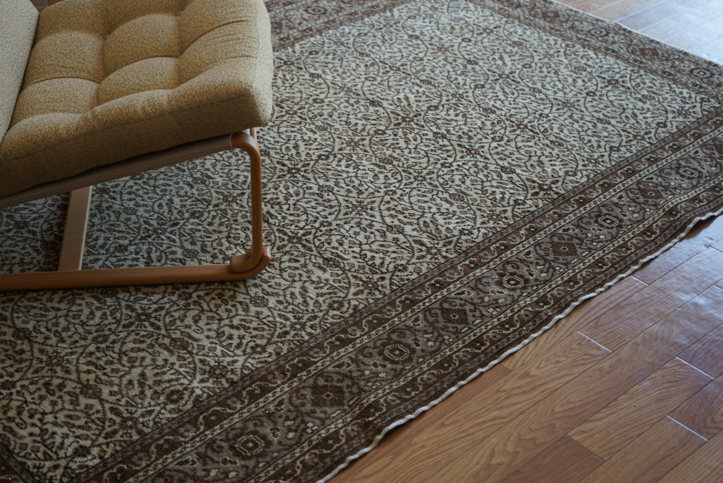 Türkiye Old Kayseri Beige , Brown Flower 1970年代 210 × 142 cm No.TR25388