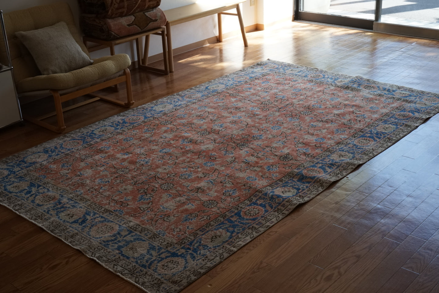 Türkiye Old Isparta Scarlet , Blue 1970年代 271.5 × 164 cm No.TR25507 / 国内送料無料・羊毛手織り絨毯