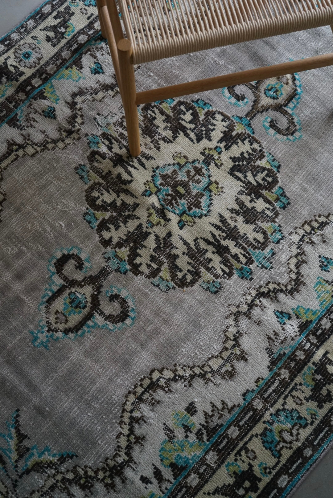 TURKEY OLD ISPARTA GREY 1970年代 223 × 136 cm No.TR25146