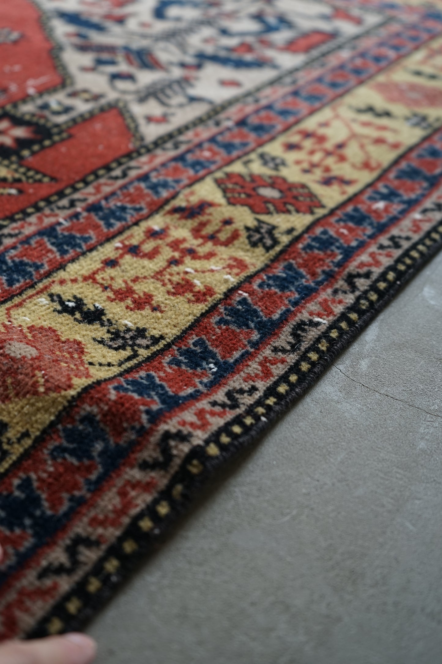 TURKEY VINTAGE ISPARTA PRAYER RUG 1950-1960年代 173 × 122 cm No.TR25174