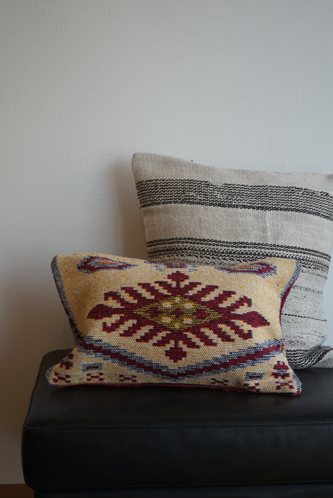 Türkiye Old Kilim Cushion Cover 表 Red / 裏 Yellow 49 × 39 cm No.TR25394