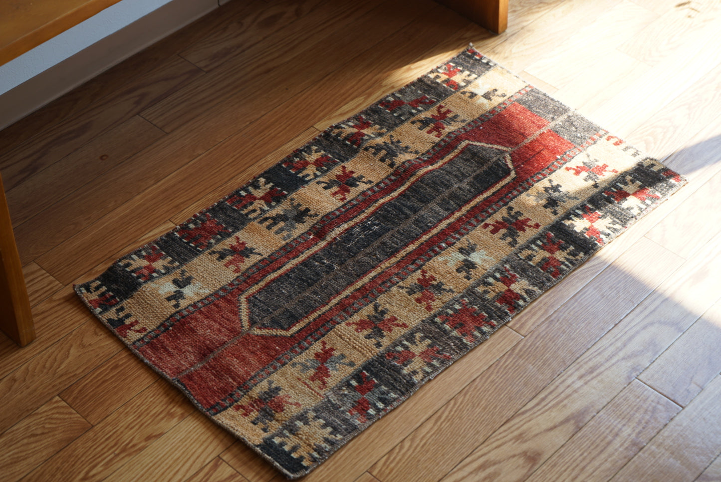 Türkiye Vintage Patchwork Black , Red , Yellow 1980年代 81 × 46 cm No.TR25405