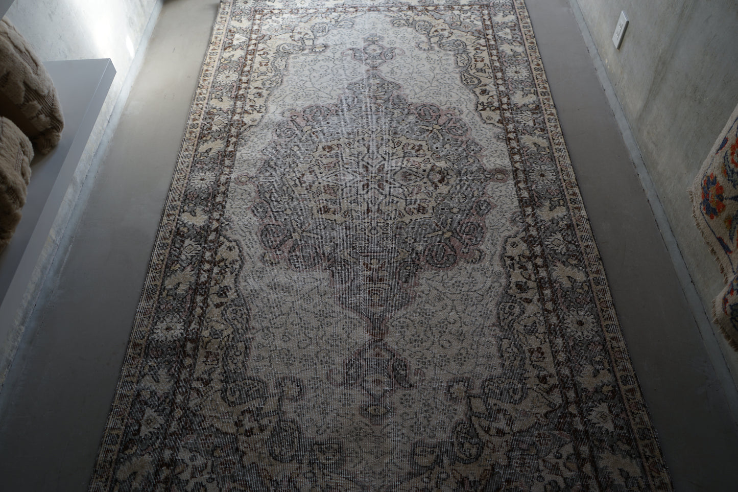 TURKEY OLD ISPARTA MOSS GREY 1970年代 251 × 146 cm No.TR25214