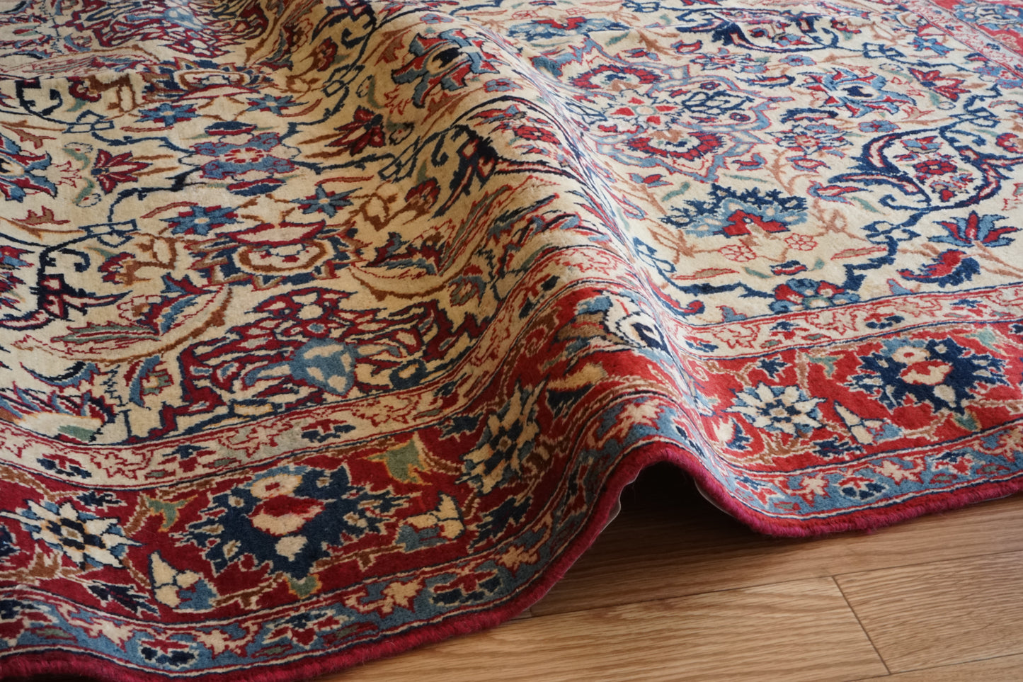 店頭販売 Iran Antique Esfahan 1840年代 231 × 157 cm / 国内送料無料・羊毛手織り絨毯
