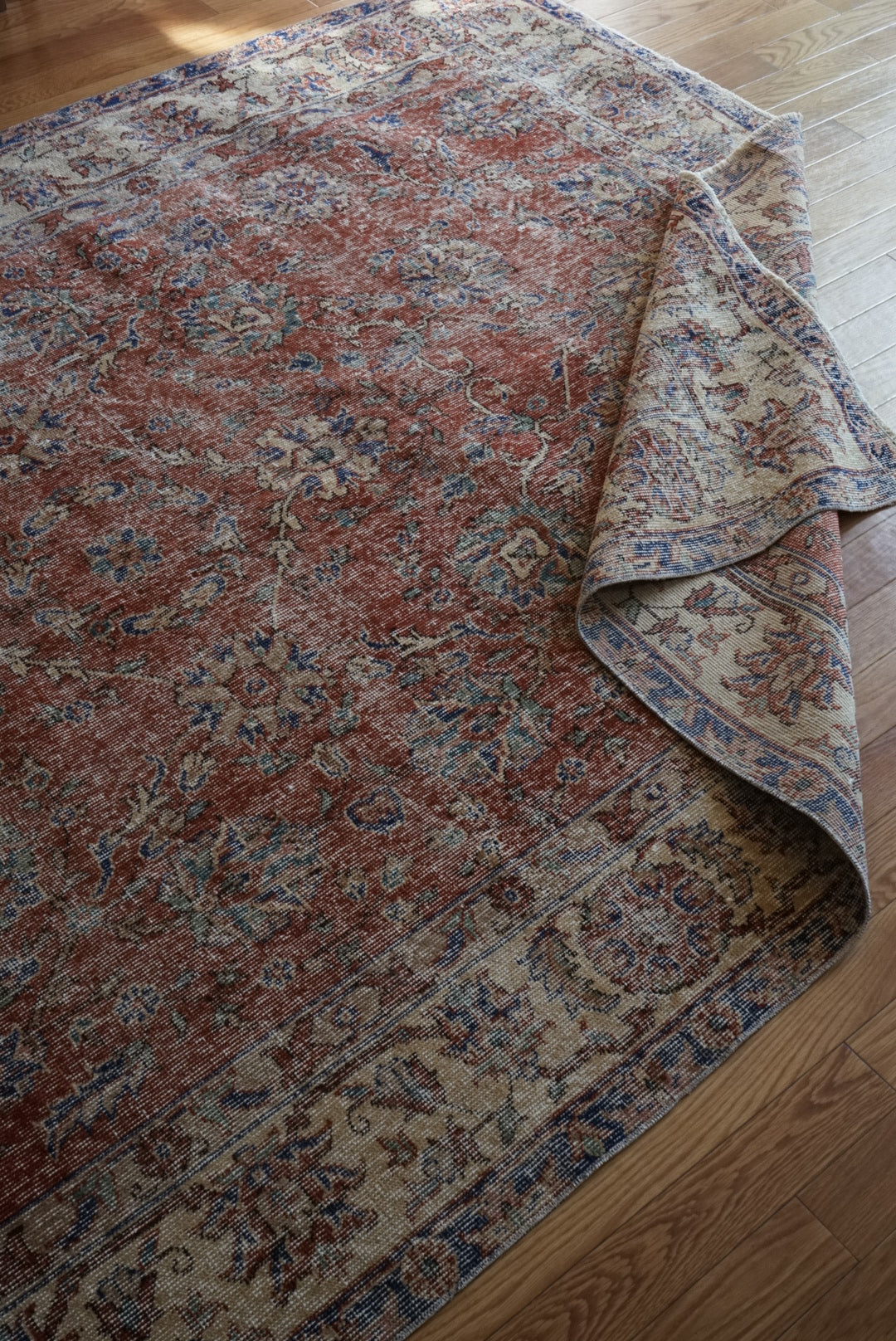 Türkiye Old Isparta Red , Blue Flower Medallion 1970年代 272.5 × 176.5 cm No.TR25508 / 国内送料無料・羊毛手織り絨毯