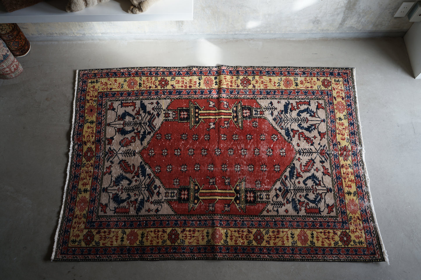 TURKEY VINTAGE ISPARTA PRAYER RUG 1950-1960年代 173 × 122 cm No.TR25174