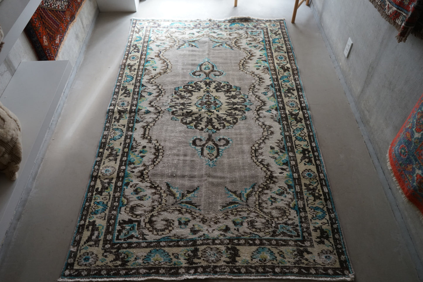 TURKEY OLD ISPARTA GREY 1970年代 223 × 136 cm No.TR25146