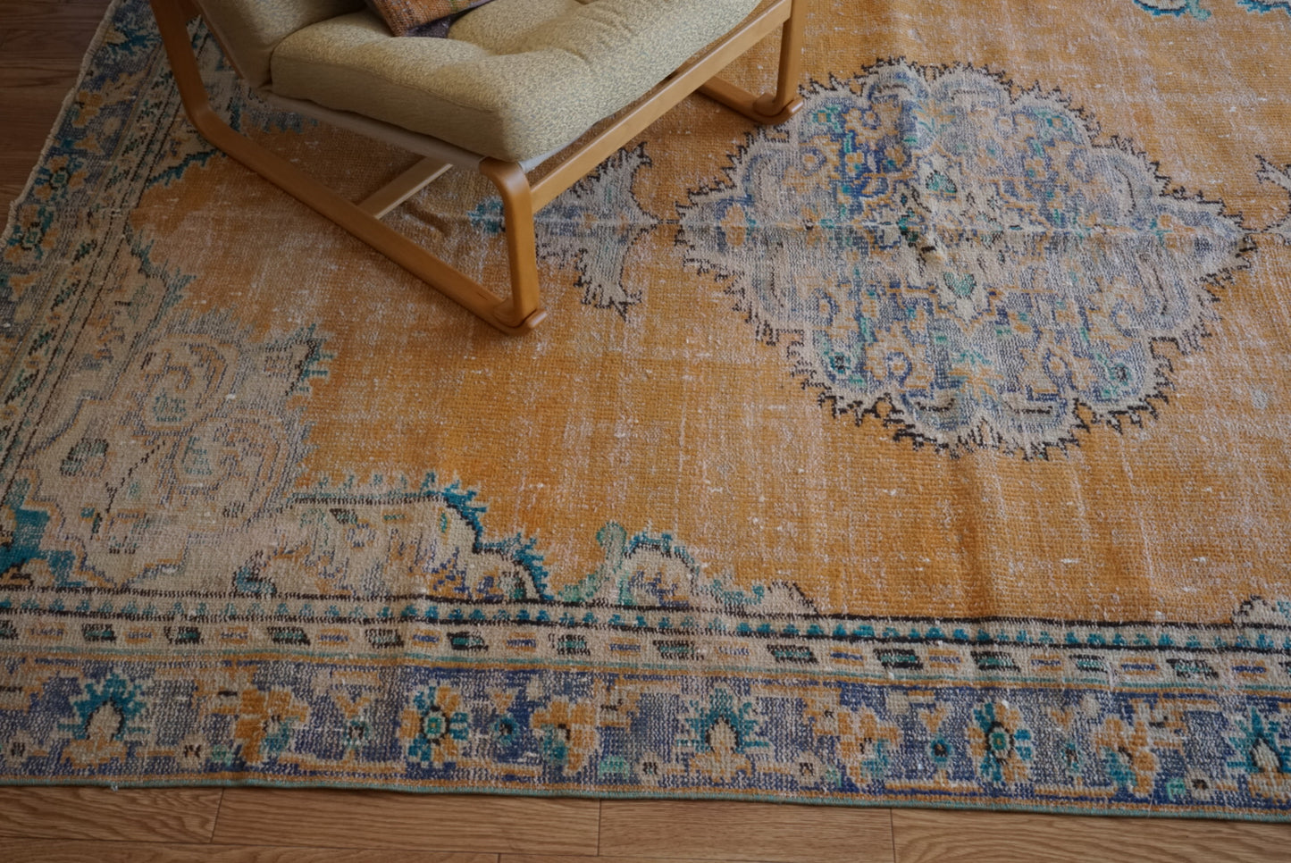 Türkiye Old Isparta Medallion Orange , Blue 1960年代 256 × 169.5 cm No.TR25469