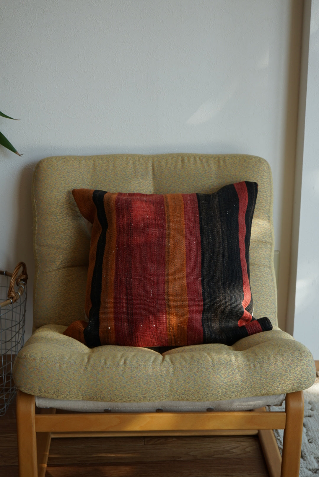 Türkiye Old Kilim Cushion Cover Red , Orange , Black Stripe Design 50 × 50 cm No.TR25561 / 送料無料・羊毛手織りキリム
