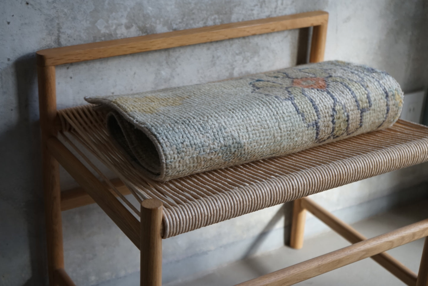 Türkiye Old Oushak Beige Pale Green Small size 1970年代 104 × 46 cm No.TR25245