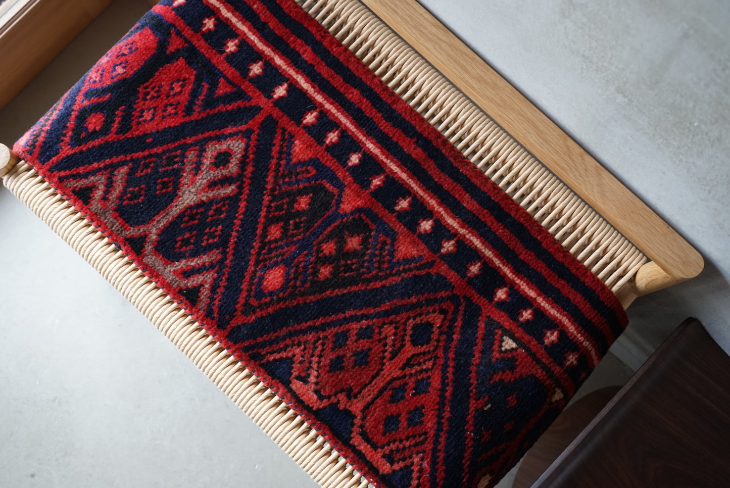 IRAN ANTIQUE SHIRAZ RUNNER
1880年代 106 × 31 cm