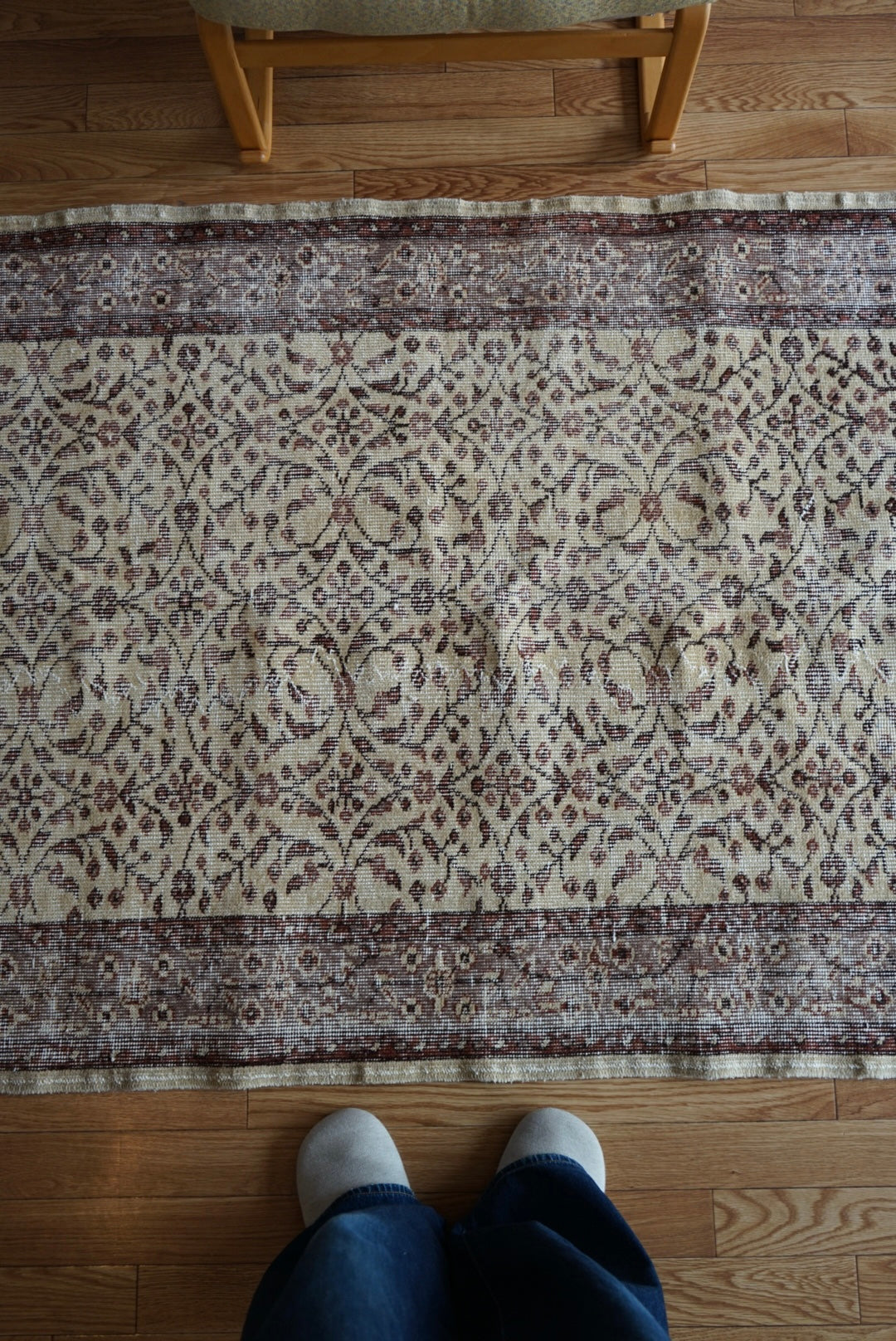 Türkiye Old Isparta Beige ,  Azuki Color Flower 1970年代 198.5 × 117 cm No.TR25519 / 国内送料無料・羊毛手織り絨毯