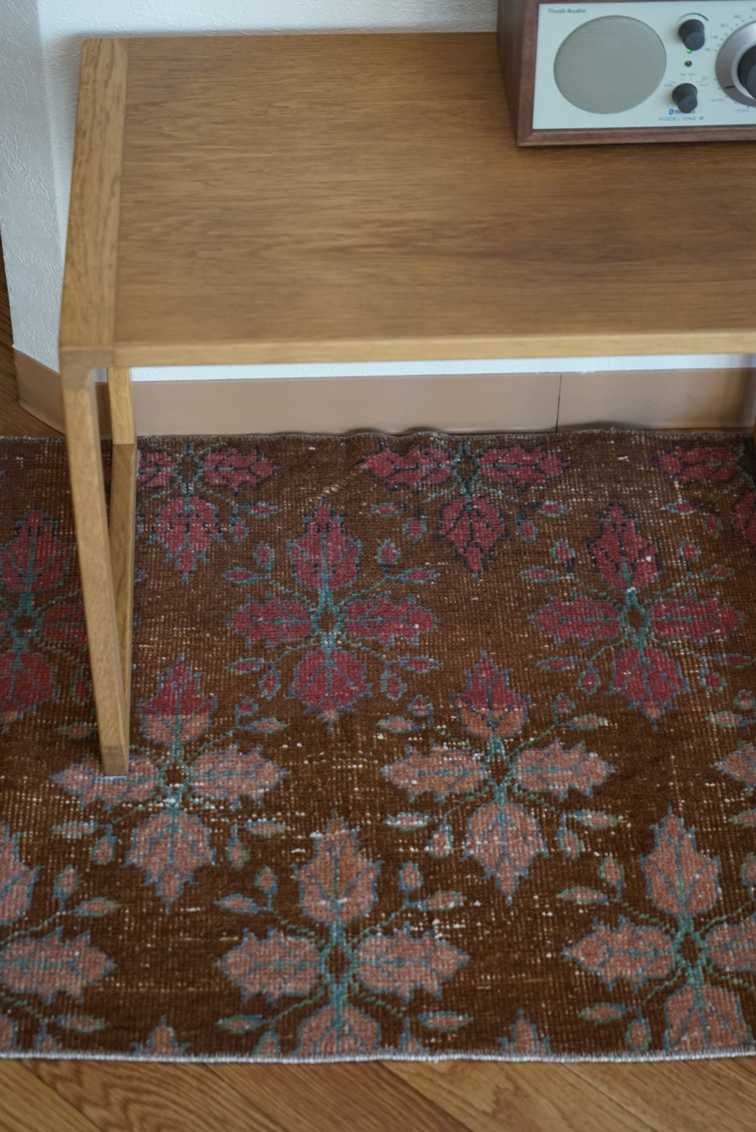 Türkiye Old Oushak Brown , Pink Flower 1960年代 96.5 × 60 cm No.TR25386