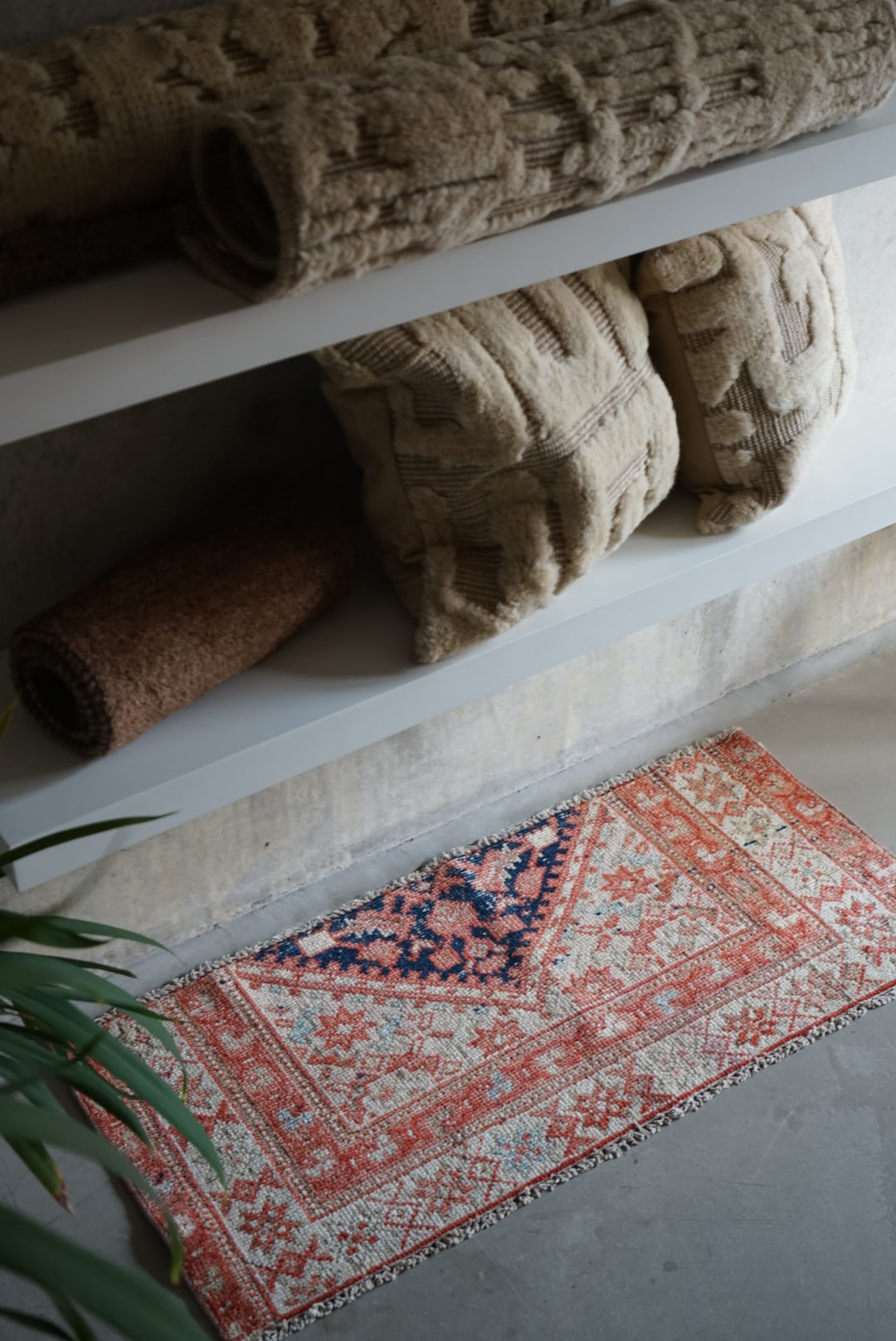 Türkiye Old Oushak Red Small size 1970年代 96.5 × 44 cm No.TR25241