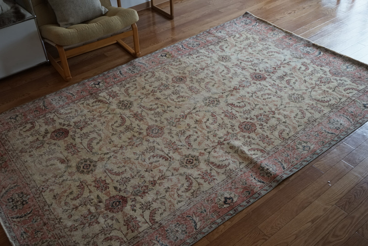 Türkiye Old Isparta Floral Pink , Beige 1970年代 250 × 154 cm No.TR25496 / 国内送料無料