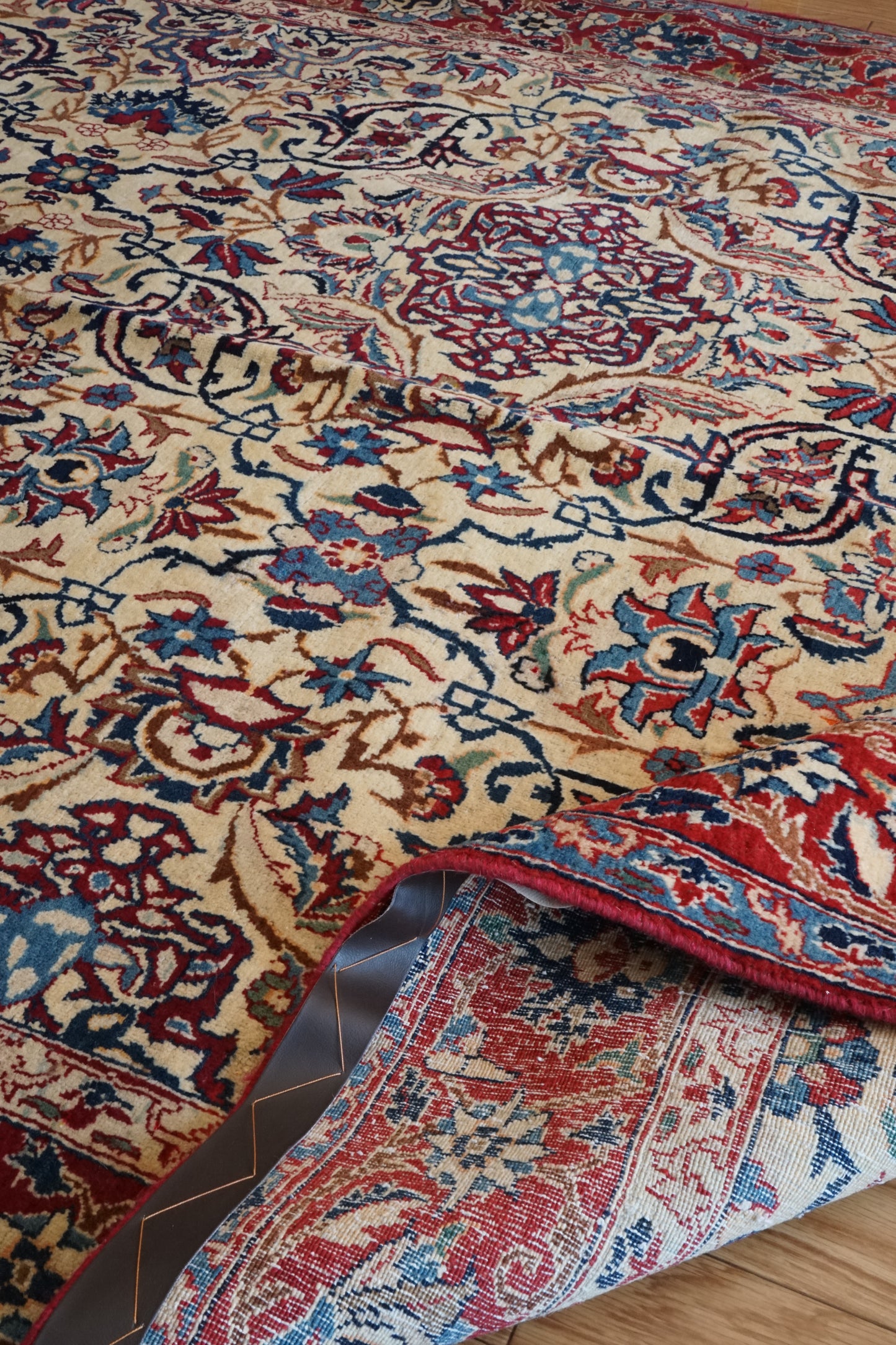 店頭販売 Iran Antique Esfahan 1840年代 231 × 157 cm / 国内送料無料・羊毛手織り絨毯
