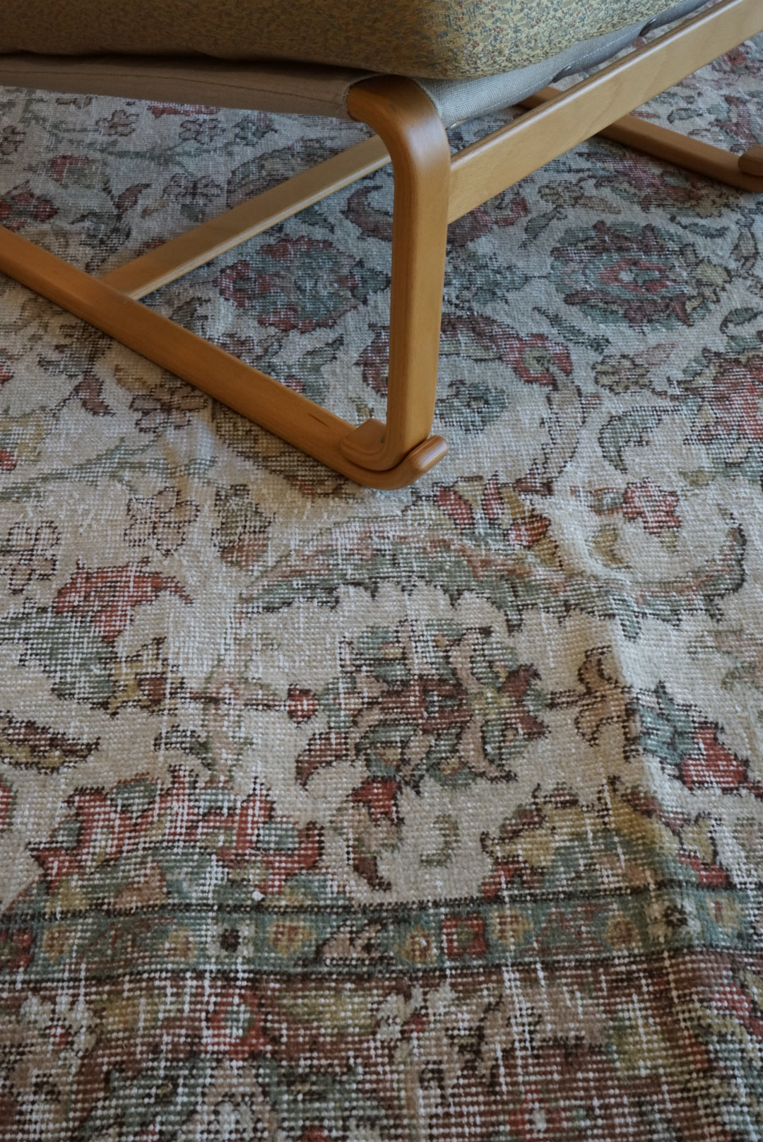 Türkiye Old Isparta Medallion Beige , Green , Rose Red 1960年代 231 × 165 cm No.TR25477 / 国内送料無料