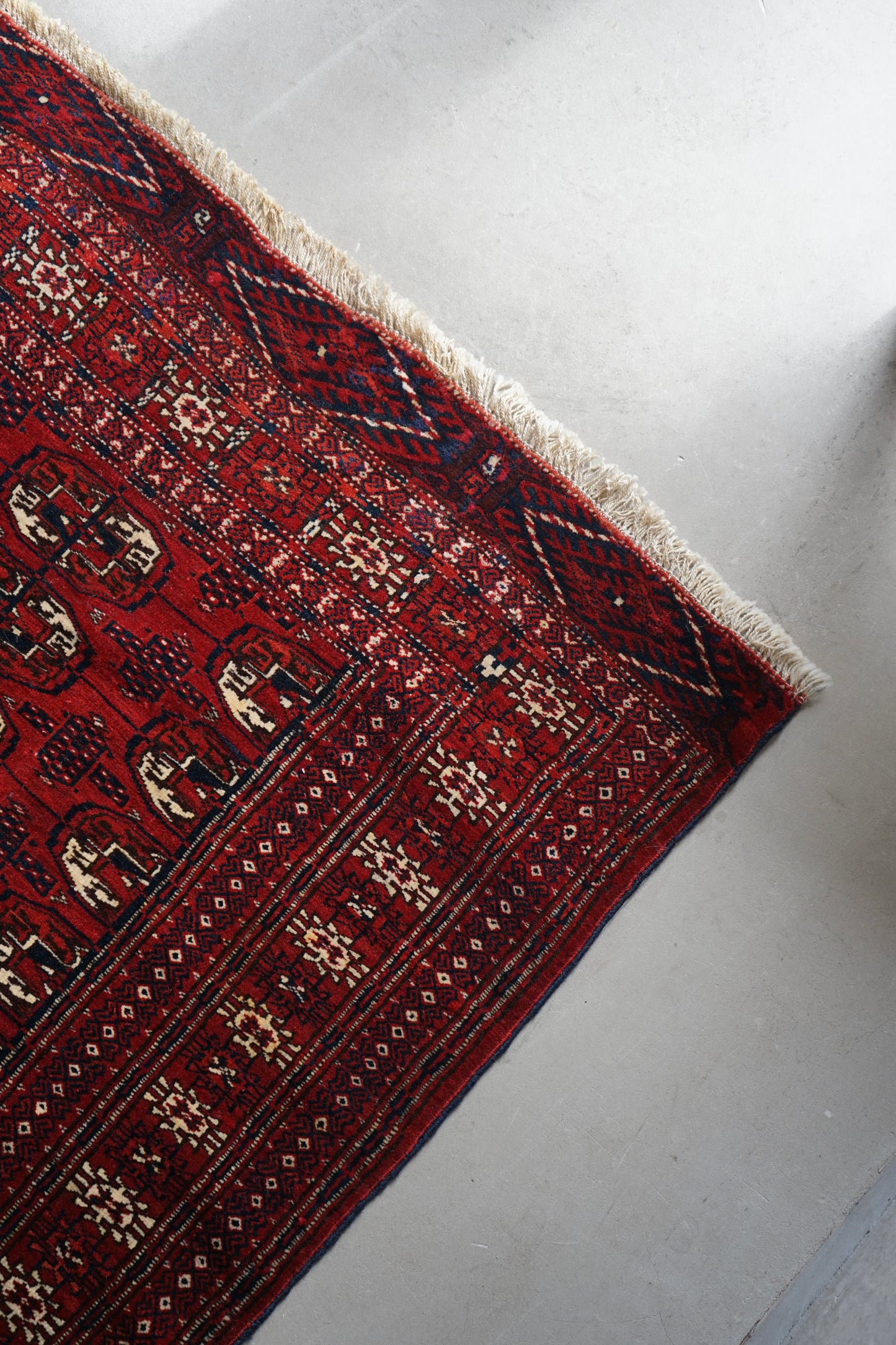 店頭販売 IRAN ANTIQUE TURKMEN ERSARI 1820-1840年代 200 × 128 cm