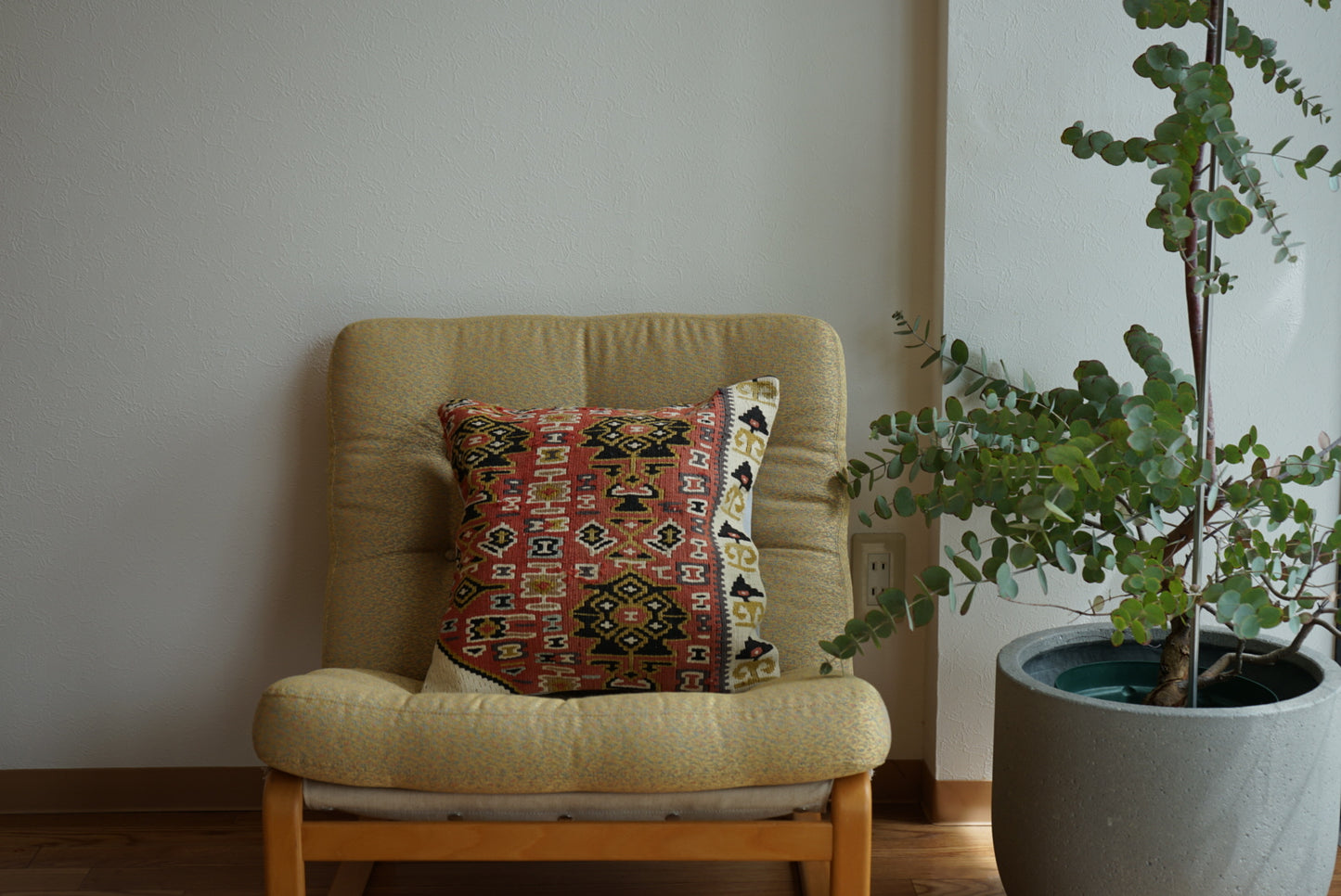 Türkiye Old Kilim Cushion Cover Red Tribal Design 40 × 40 cm No.TR25437
