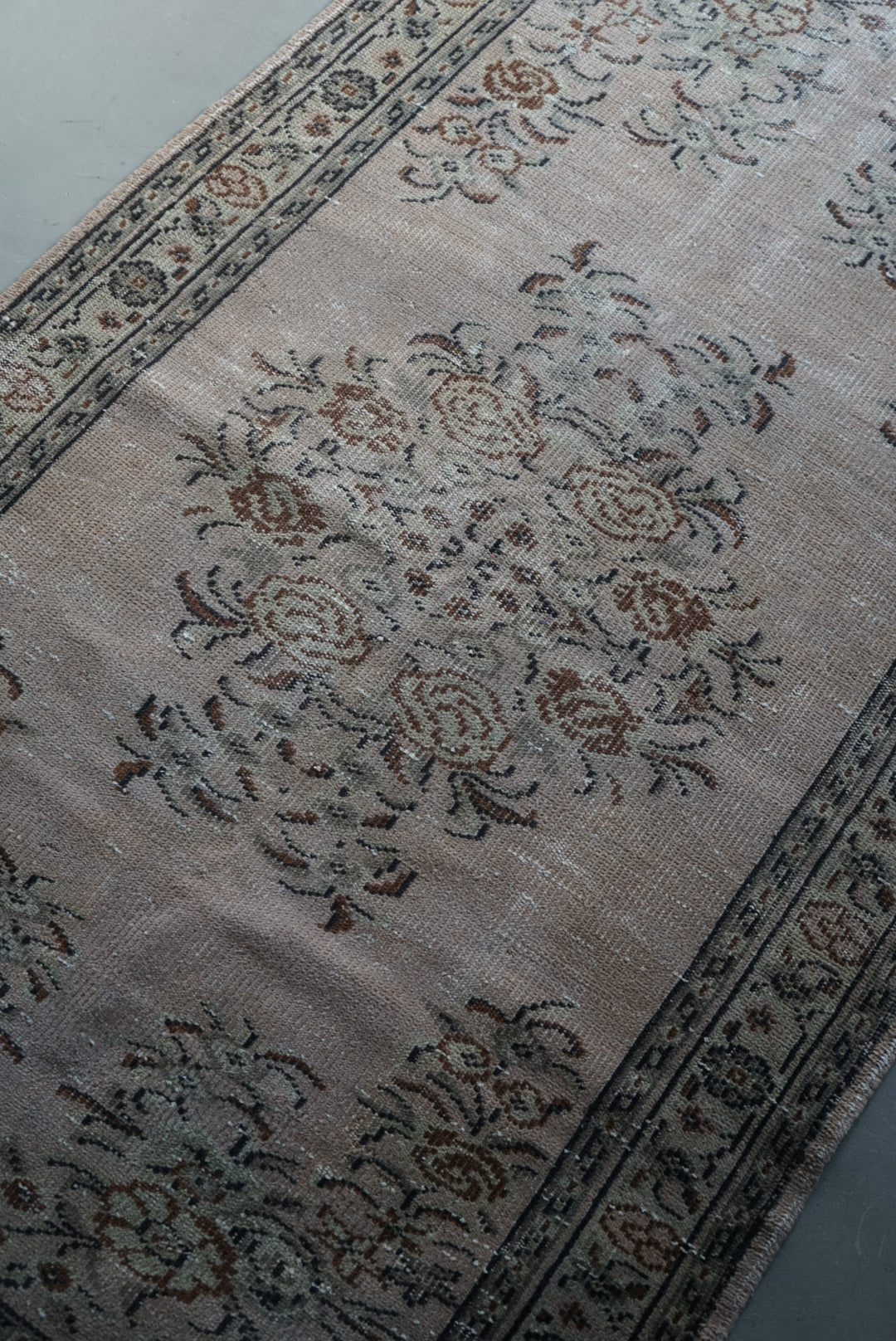Türkiye Old Isparta Floral Rich Color Beige, Olive 1970年代 195 × 113 cm No.TR25259