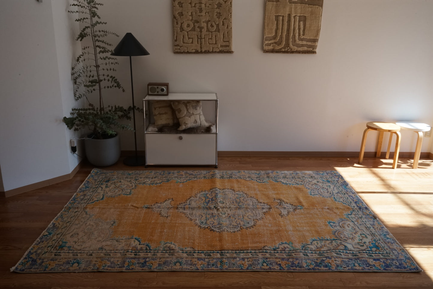 Türkiye Old Isparta Medallion Orange , Blue 1960年代 256 × 169.5 cm No.TR25469