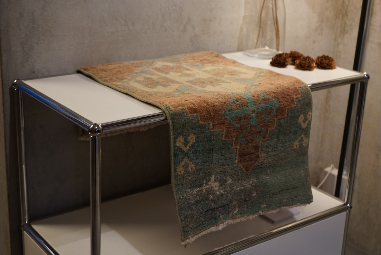 Türkiye Old Oushak Beige Blue Small size 1970年代 80 × 40 cm No.TR25243