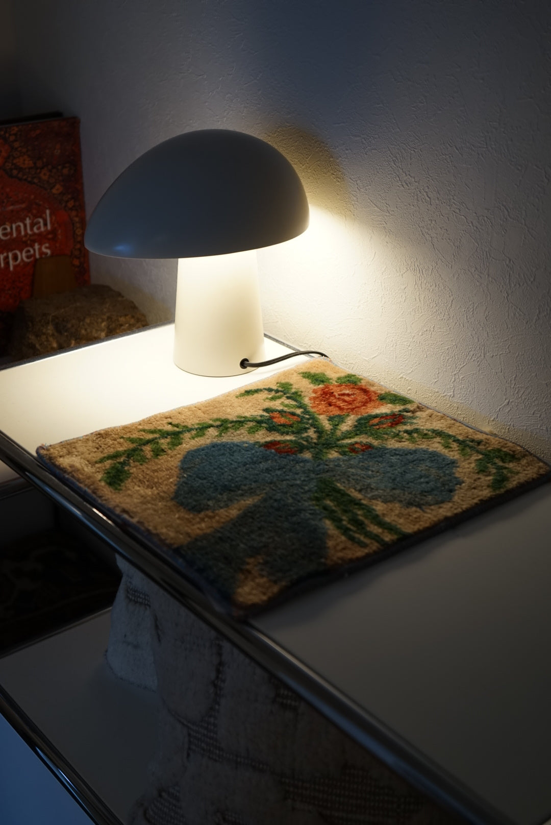 Türkiye Old Oushak Bouquet 1970年代 34.5 × 31 cm No.TR25537 / 国内送料無料・羊毛手織り絨毯