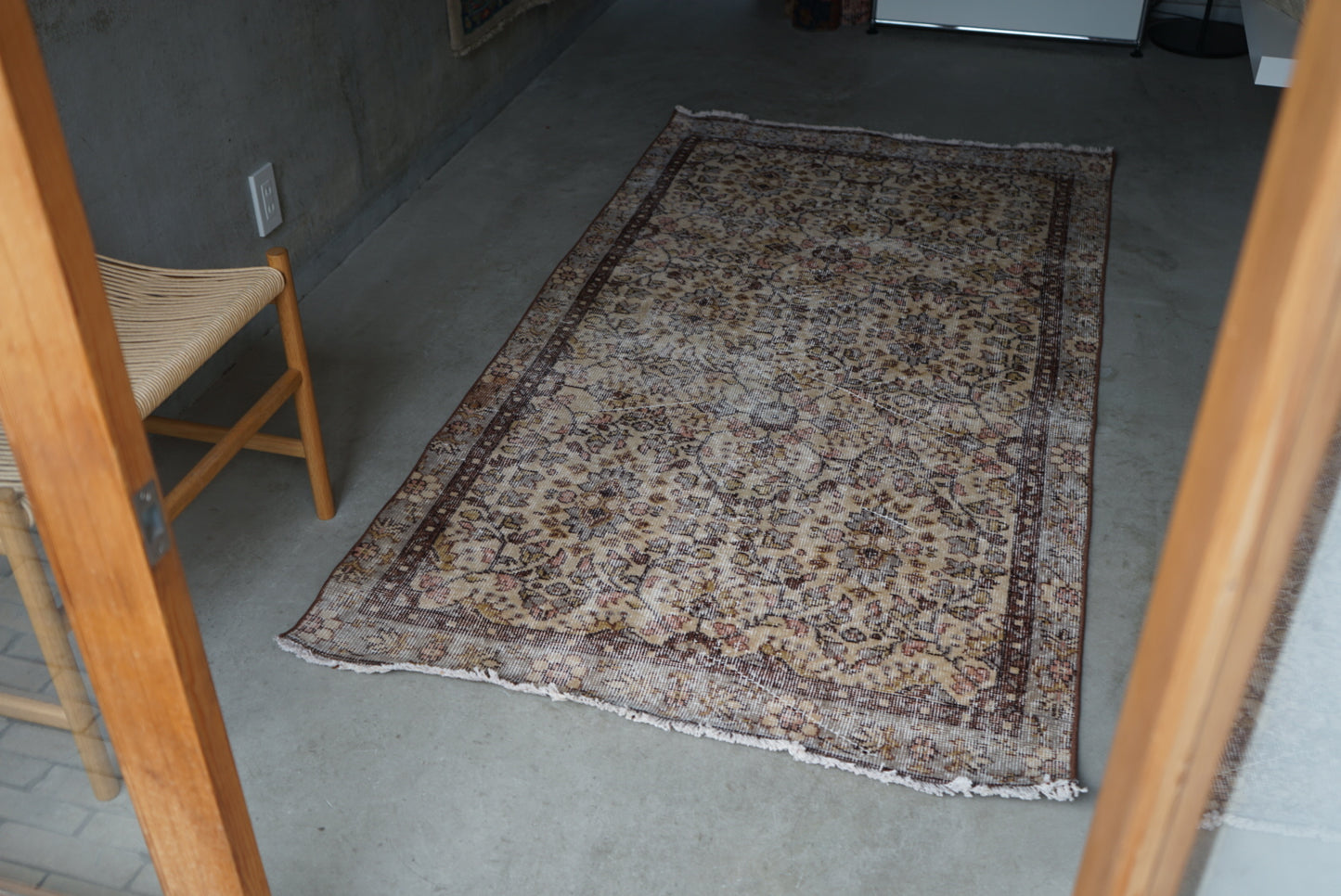 Türkiye Old Isparta Brown Floral 1970年代 204 × 107 cm No.TR25255