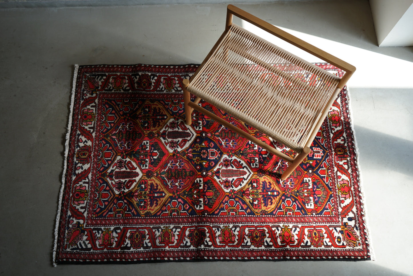 IRAN OLD BAKHTIARI 
SAMAVARI 1950年代 150 × 107 cm / 4'9 × 3'5" ft