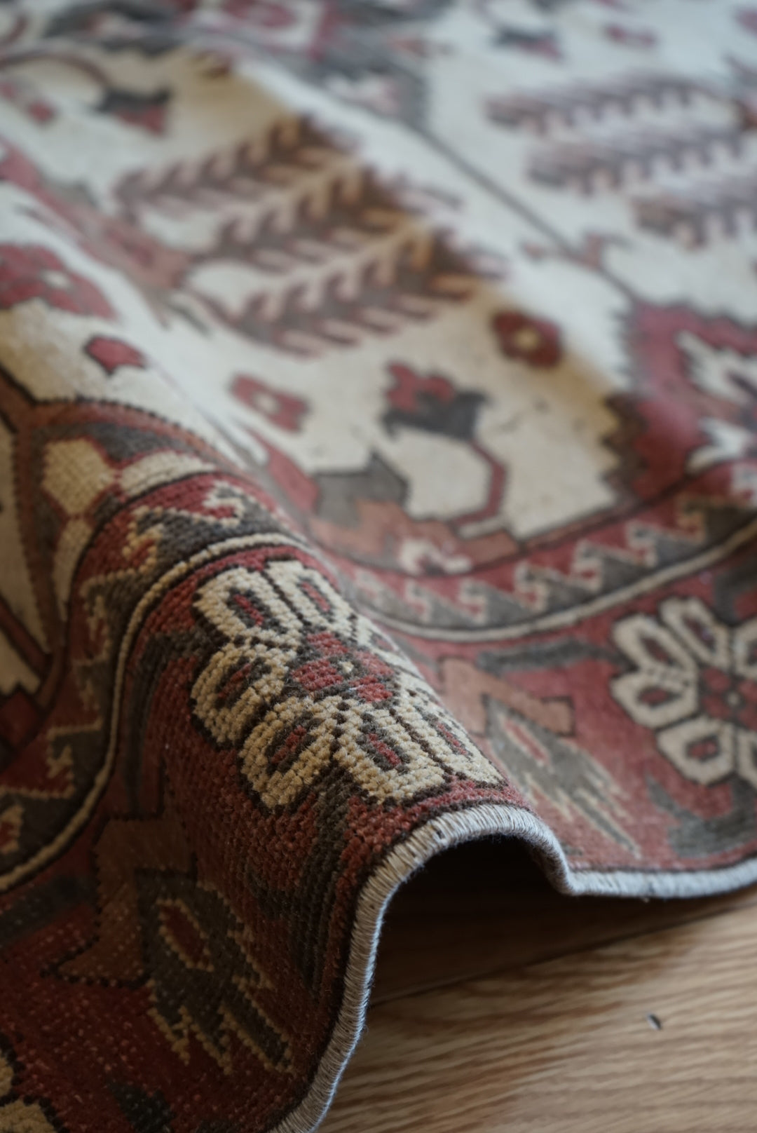 店頭販売 Türkiye Old Oushak Beige , Brown , Green 1970年代 164.5 × 143.5 cm No.TR25429